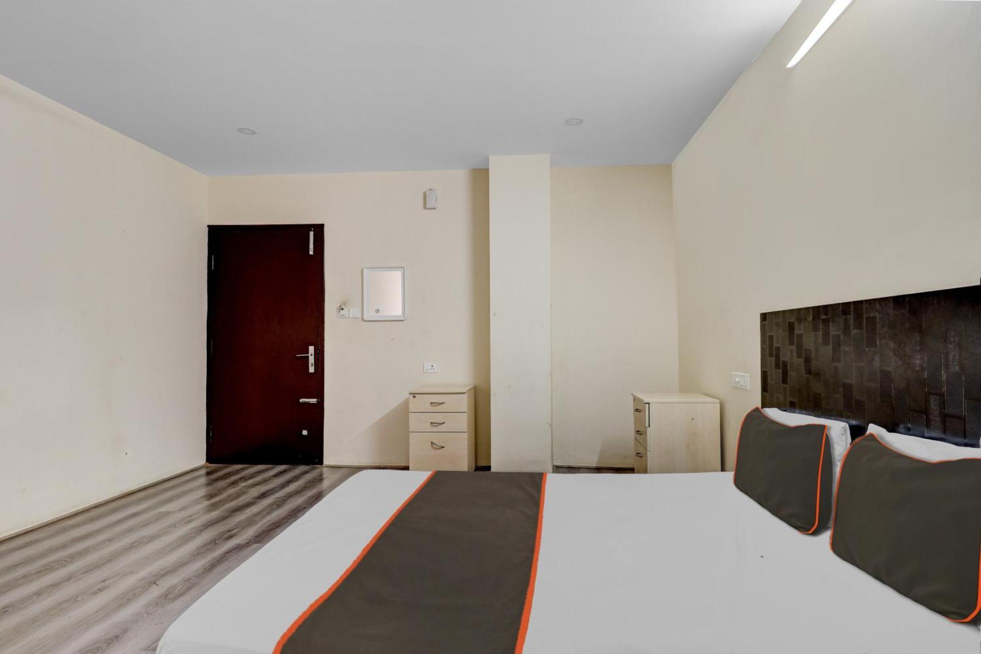העיר בנגלור Hotel O Crescent Shine מראה חיצוני תמונה